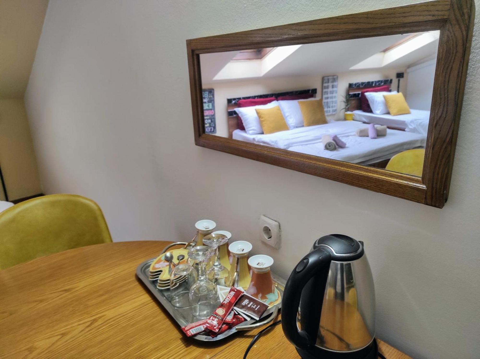 Urban Boutique Hotel Pristina Room photo