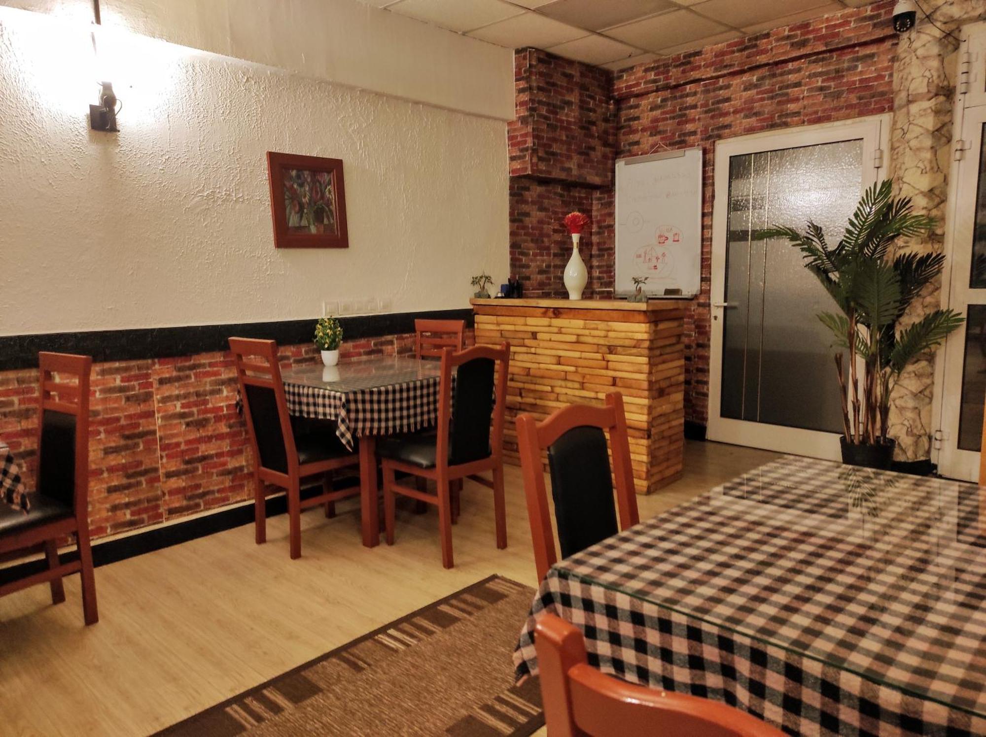Urban Boutique Hotel Pristina Exterior photo
