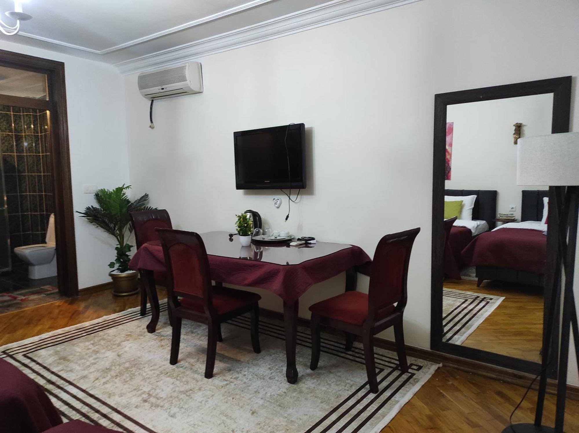 Urban Boutique Hotel Pristina Exterior photo